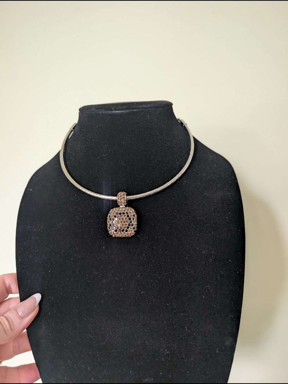 Silver Necklace with Black and Champagne Crystal Pendant - Women Jewelry - Picture 4 of 9